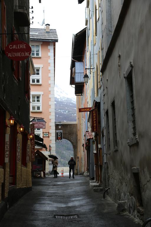 Auberge De La Paix Бриансон Экстерьер фото