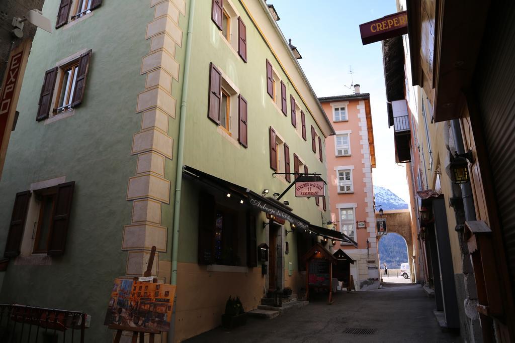Auberge De La Paix Бриансон Экстерьер фото